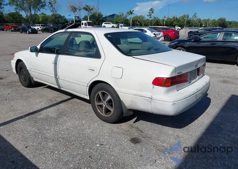 2000 Toyota Camry Le V6 z USA, uszkodzony, nr VIN 4T1BF22K6YU934911